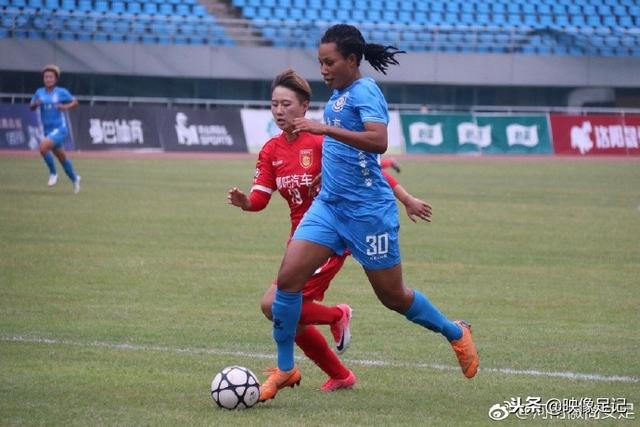 欧冠-费兰托雷斯吉乌破门 巴萨2-3安特卫普